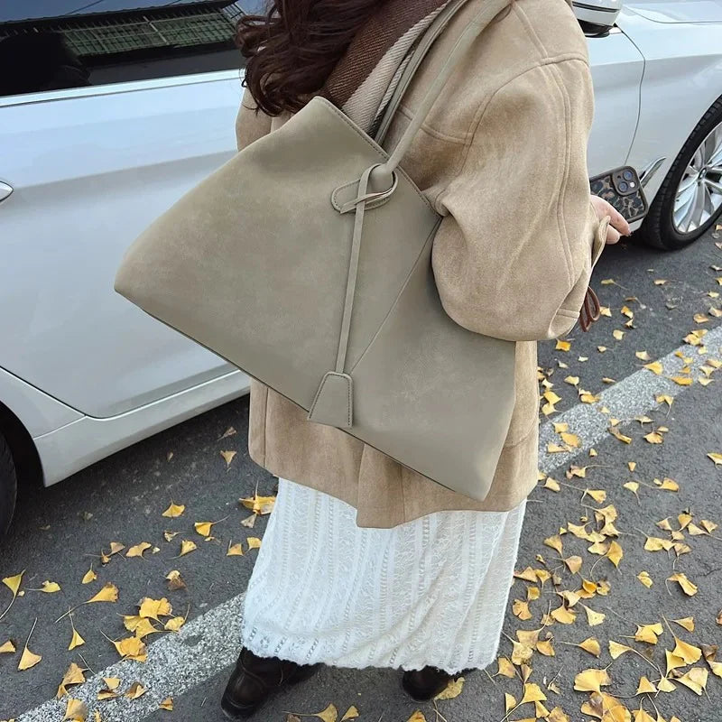 Helena | Maxi Taschen